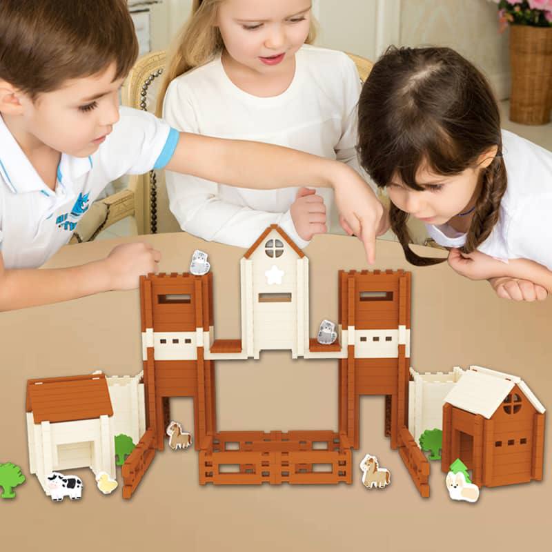 Ferme en bois avec animaux